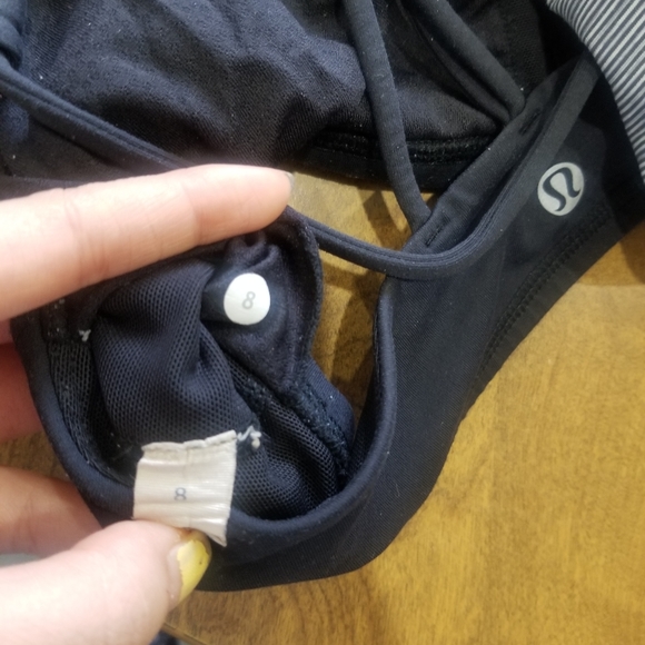 Lululemon energy bras size 8 - Picture 3 of 6